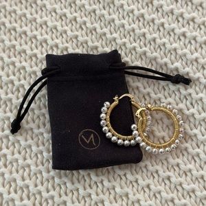 Earrings Martha Calvo hoops pearls